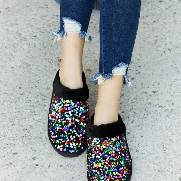 Forever Link Multicolored Sequin Faux Fur Slipper Brand New in Box - Picture 4 of 5